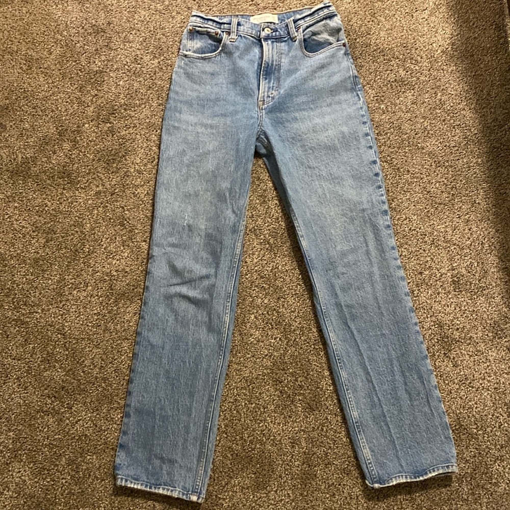 Abercrombie The 90’s Straight Ultra High Rise Jean